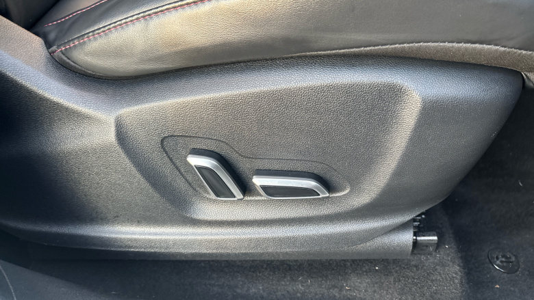 MG Hs 1.5 T-GDI Exclusive 5dr Petrol Hatchback